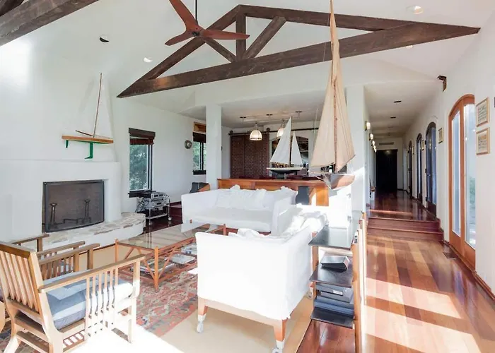 Bluffside Cove By Rove Travel - Villa With Pool & Sauna